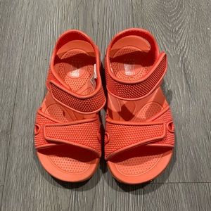 Girl’s Sandals